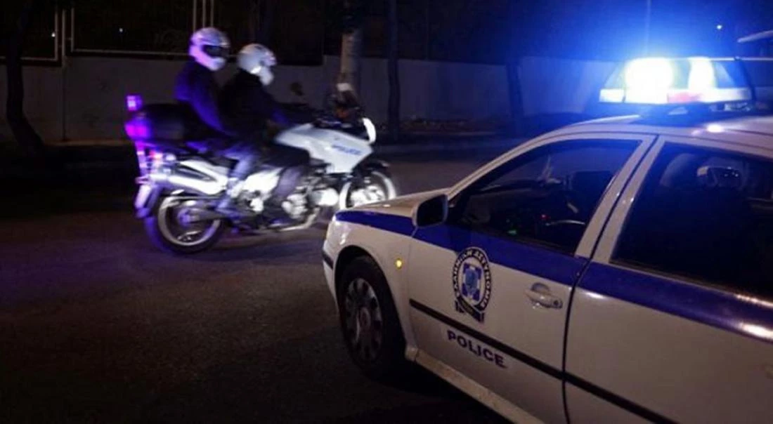 Μαφιόζικη επίθεση στην ακτή Κονδύλη: Μπλόκαρε το Καλάσνικοφ και γλίτωσε την εκτέλεση ο 37χρονος